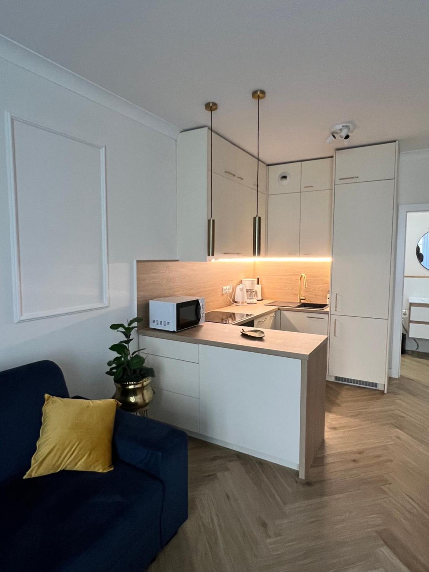 Atrium - Old Town Luxury Apartments - By Upstairs คราคูฟ ภายนอก รูปภาพ